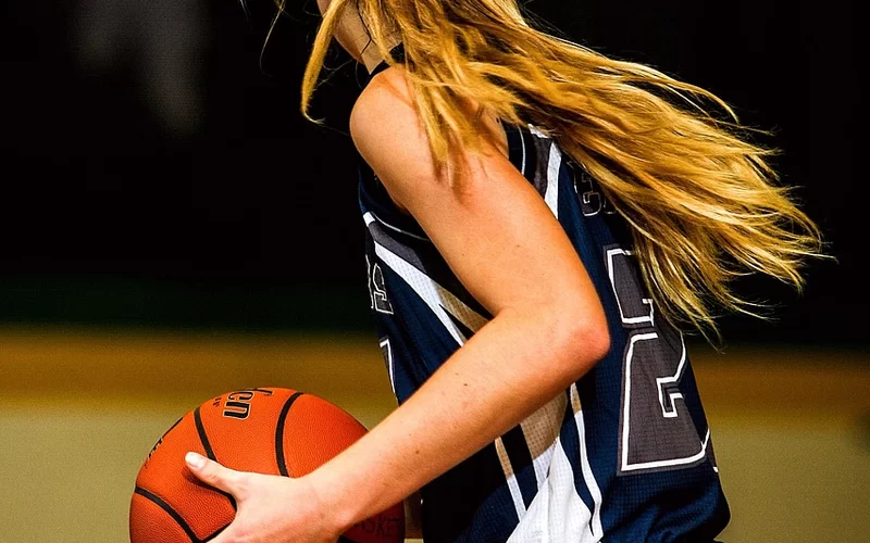 2025-26赛季NBA前瞻：文班亚马能否率马刺重返季后赛？约基奇王朝面临新生代挑战